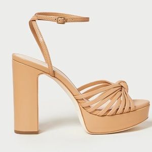 NEVER WORN - SIZE 7 - so comfy